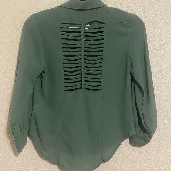 Sheer army green top - Picture 2 of 8
